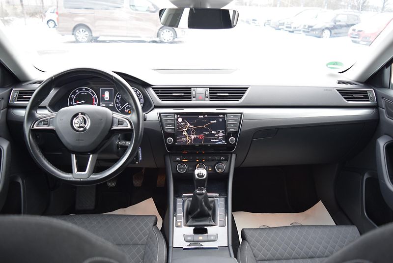 Škoda Superb (2017) 1.4TSI 92kwSTYLE XEN NAVI APP  - fotka 19 z 49
