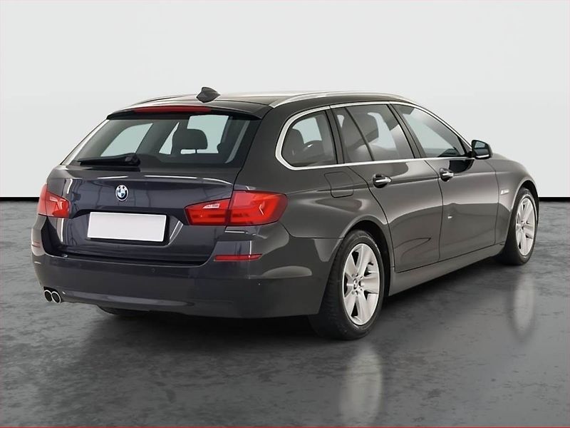 BMW Řada 5 (2013) 520d, Navi, Xenony, Tempomat - fotka 5 z 21