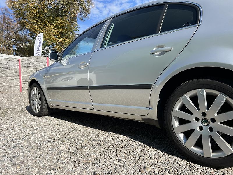 Škoda Superb (2006) 1.9 TDi 96 KW  - fotka 10 z 18