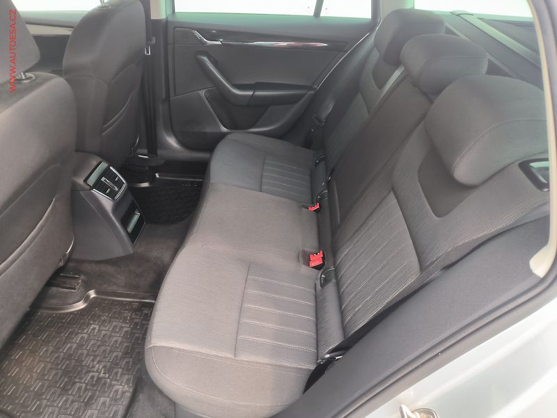 Škoda Octavia (2018) 1.6 TDi, 2.maj,ČR, Style - fotka 10 z 22