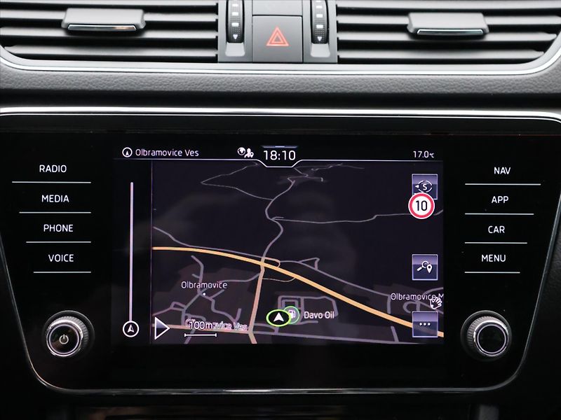 Škoda Superb 2,0 TSI DSG CZ Style 1.Maj DPH - fotka 22 z 32