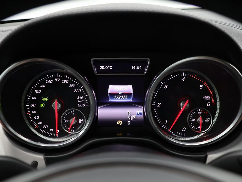 Mercedes-Benz GLE 3,0 350d 190kW 4Matic CZ - fotka 17 z 31