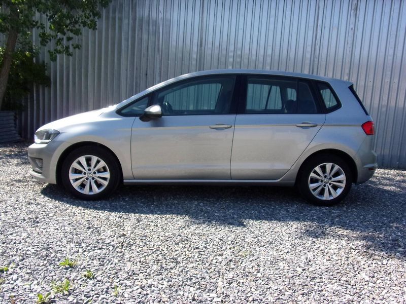 Volkswagen Golf Sportsvan (2015) 1.6TDi 81kW@PĚKNÉ@VYBAVENÉ@KM@ - fotka 8 z 21