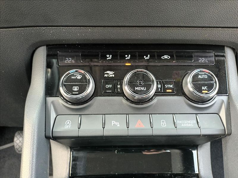 Škoda Karoq 1,5 TSI,110KW,DSG,RADAR - fotka 37 z 41