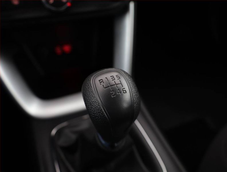 Kia Ceed (2016) 1.6 GDI - fotka 13 z 14