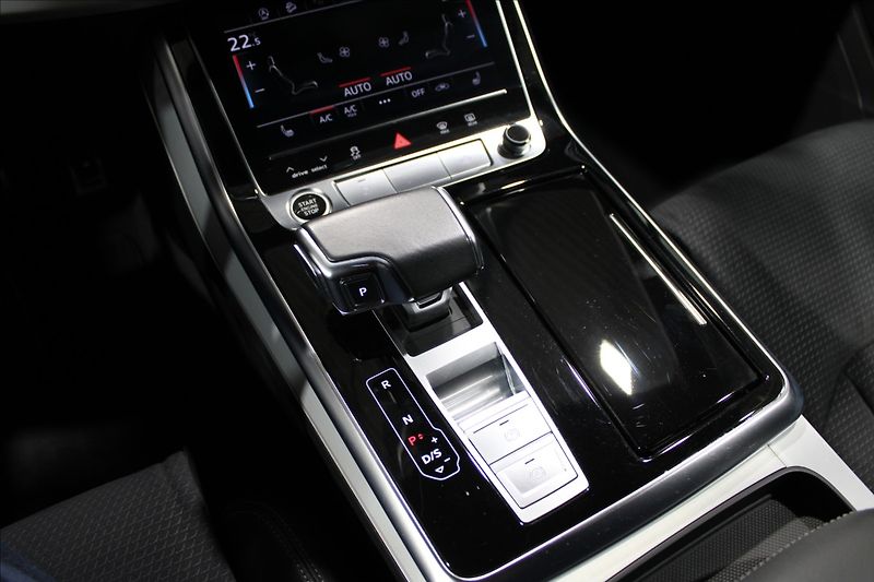 Audi Q7 3,0 TDI Quattro S-Line - fotka 30 z 35