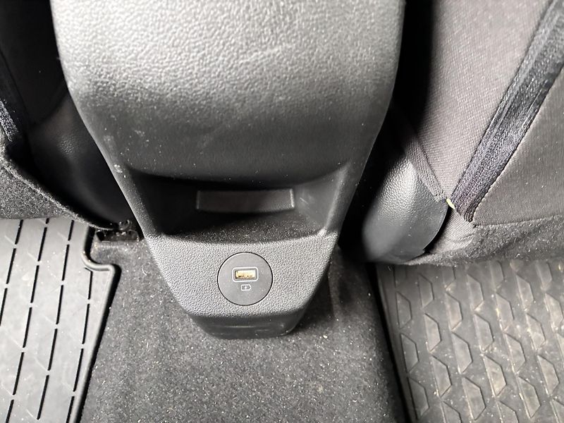 Hyundai Bayon 1.2i 62kW PLAY ČR DPH ZÁRUKA   - fotka 17 z 29