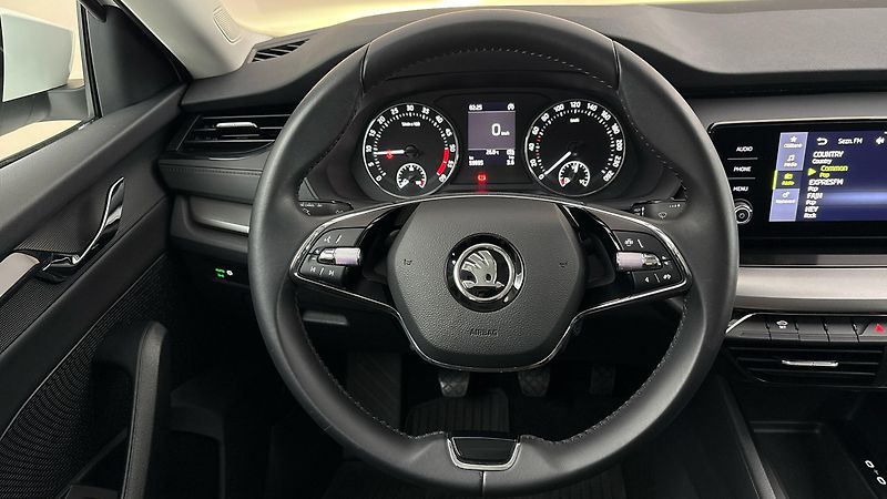 Škoda Octavia 2.0 TDI Active - fotka 9 z 24