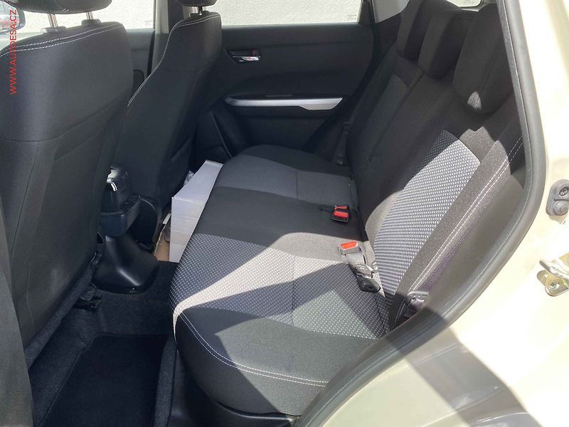 Suzuki Vitara (2017) 1.6 VVT, Comfort, AT, +kola - fotka 10 z 18