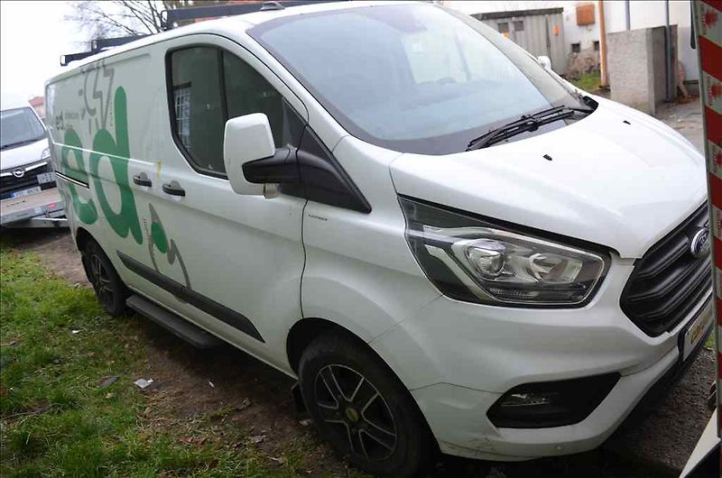 Ford Transit (2022) CUSTOM 2,0 TDCI - fotka 2 z 16