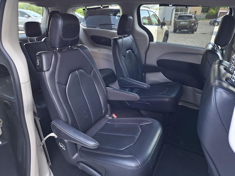 Chrysler Pacifica (2022) 3,6L V6, 7míst, kůže, servis - fotka 11 z 46
