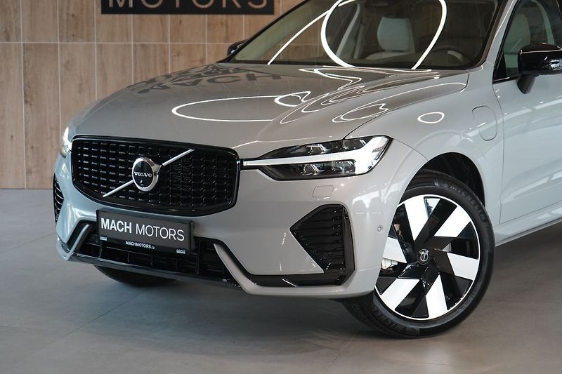 Volvo XC60 T8 Ultra Dark PHEV, Pano, 360° - fotka 2 z 48