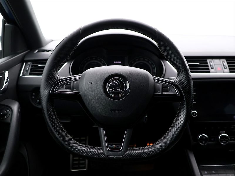 Škoda Octavia 2.0 TDI RS Challenge 1.Maj - fotka 20 z 38