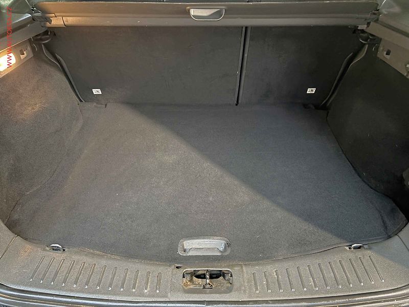 Ford Kuga (2012) 2.0TDCi, 2.maj, AC, TZ - fotka 7 z 13