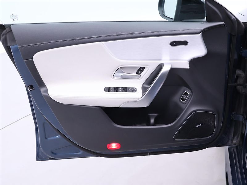 Mercedes-Benz CLA 2,0 35 AMG 225kW 4MATIC DPH CZ - fotka 10 z 40