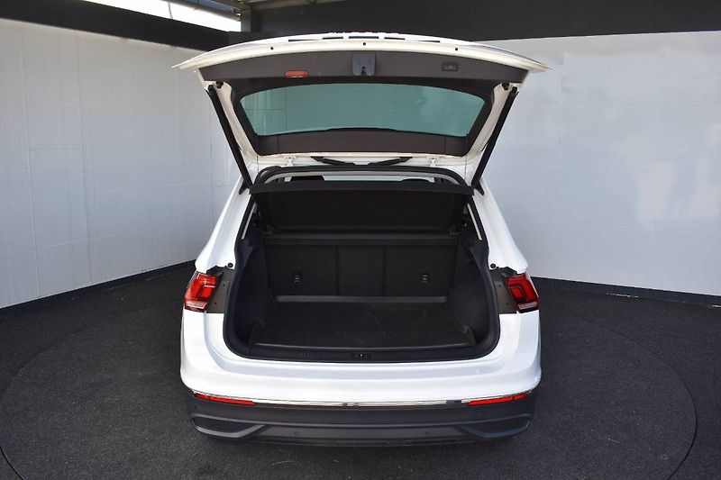 Volkswagen Tiguan (2024) 1.5TSI 110kW DSG, CZ, 1 Majite - fotka 10 z 23