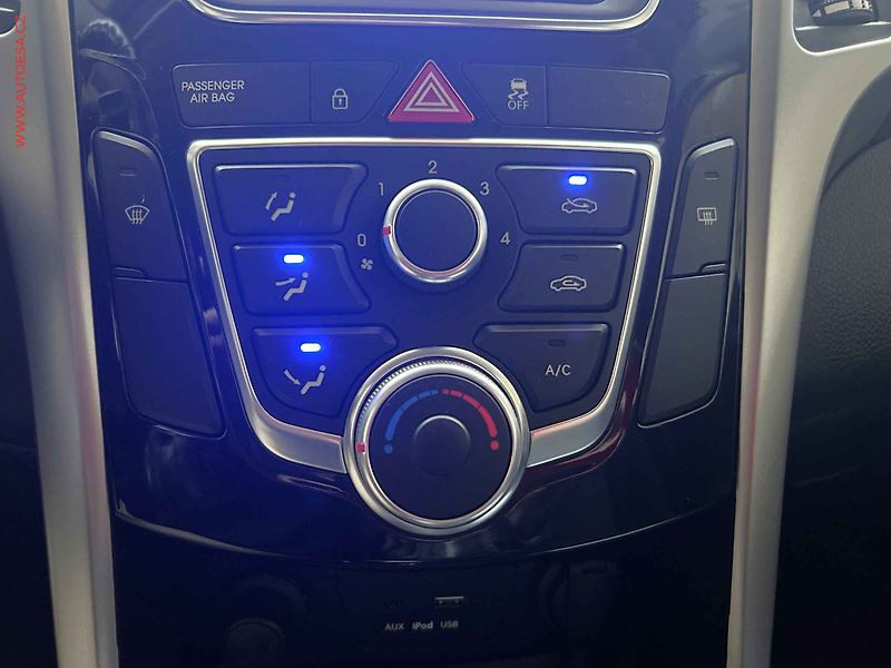 Hyundai i30 (2015) 1.6CVVT - fotka 13 z 14