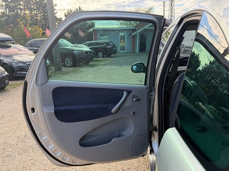 Citroën Xsara Picasso 1.6HDI 80KW* - fotka 15 z 26