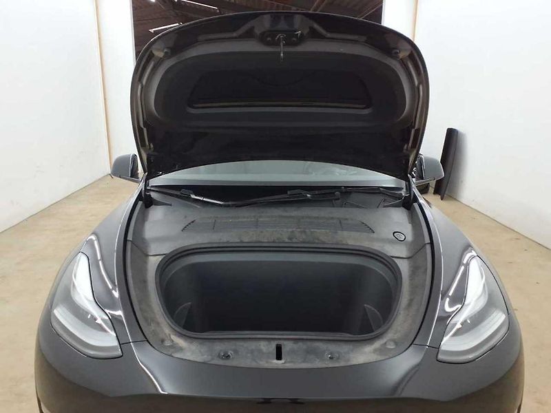 Tesla Model Y LONG RANGE DUAL MOTOR TZ 95,0% - fotka 10 z 14