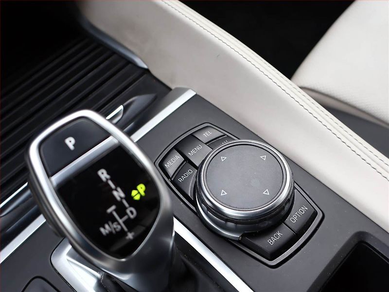BMW X6 (2016) xDrive30d - fotka 18 z 25
