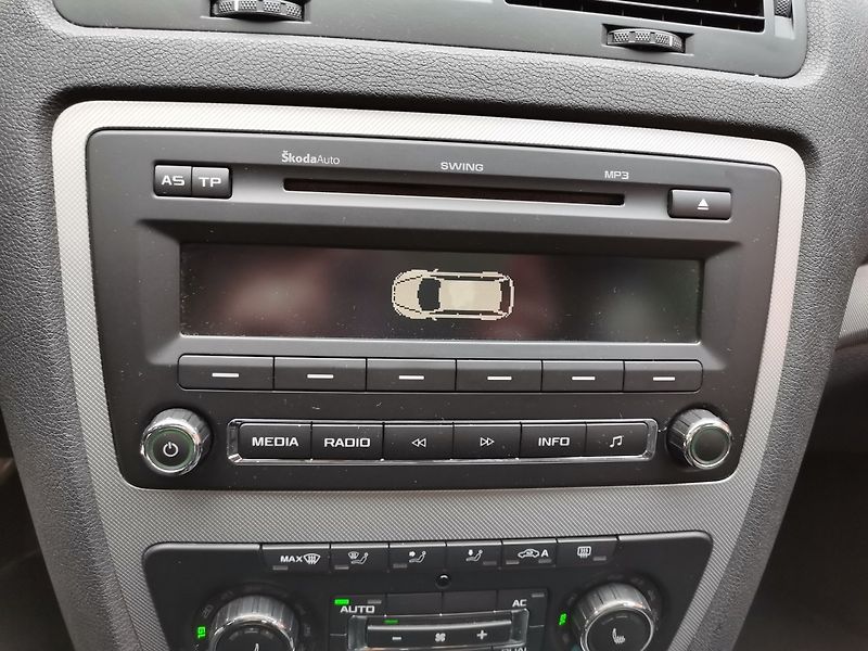 Škoda Octavia (2012) 1.4TSi 90kw Elegance PDC - fotka 13 z 27