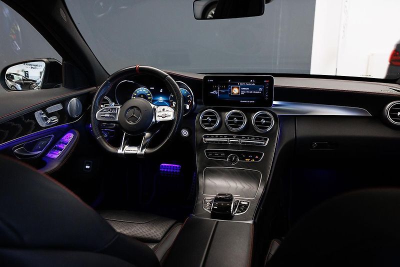 Mercedes-Benz Třídy C (2019) C43 AMG T V6 Biturbo - fotka 19 z 43