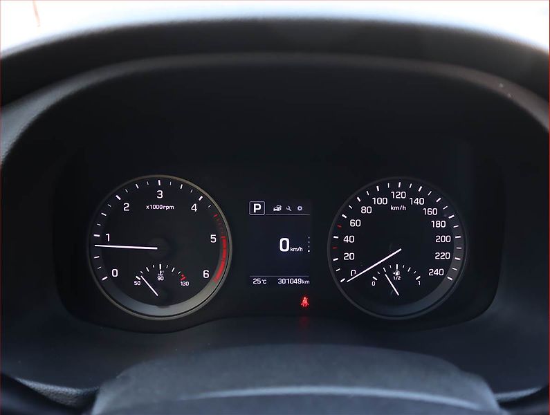 Hyundai Tucson (2016) 1.7 CRDi, Automat, Serv.kniha - fotka 11 z 17