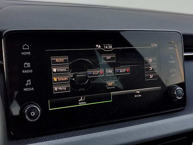 Škoda Kamiq (2025) Top Selection 1,5 Tsi  + tažné - fotka 11 z 34