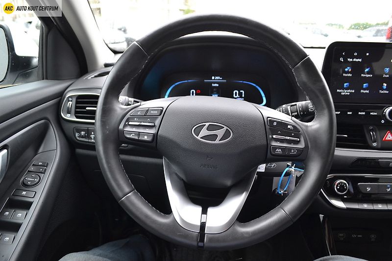 Hyundai i30 WG 1,5I MT SMART FAMILY NAVI - fotka 25 z 39