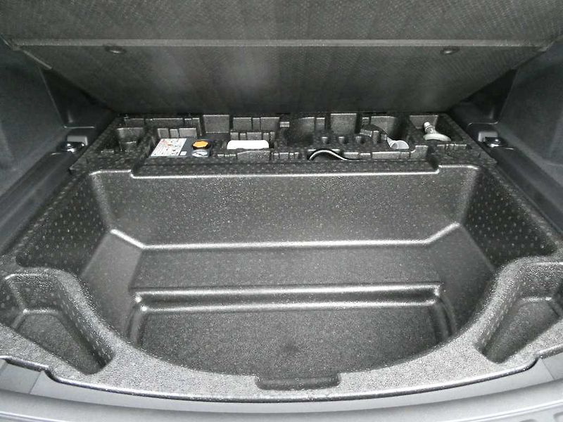 Land Rover Discovery Sport 2,0 Landmark D200 - fotka 37 z 44