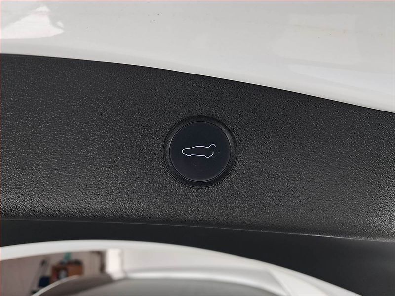 Tesla Model 3 (2021) Long Range 4WD 82kWh, SoH 81% - fotka 16 z 21