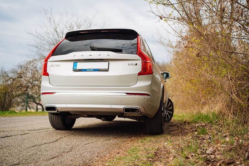 Volvo XC90 (2019) B5 AWD - fotka 4 z 30