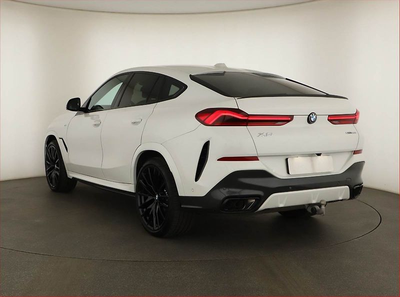 BMW X6 (2025) xDrive40i - fotka 4 z 26