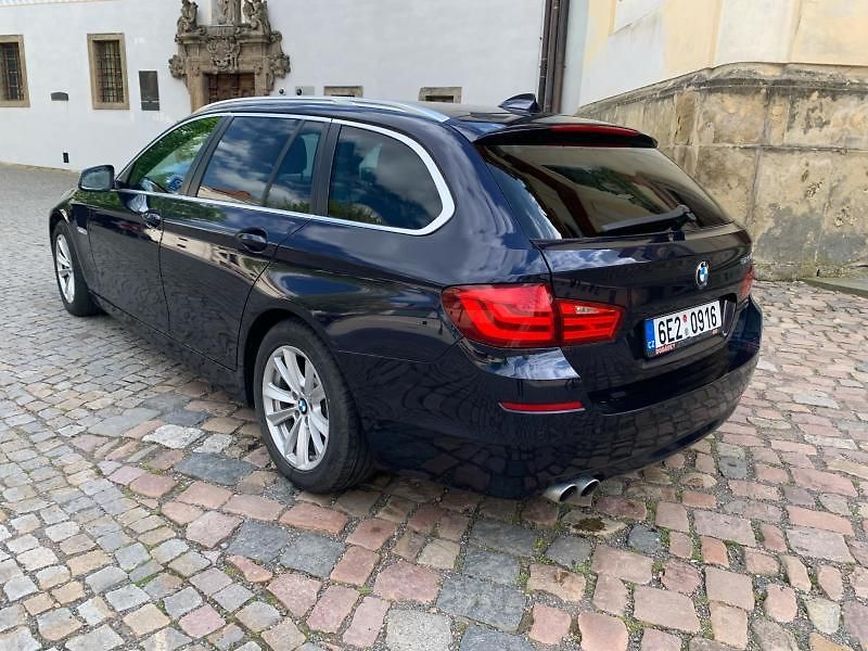 BMW Řada 5 (2012) 525d - fotka 4 z 10