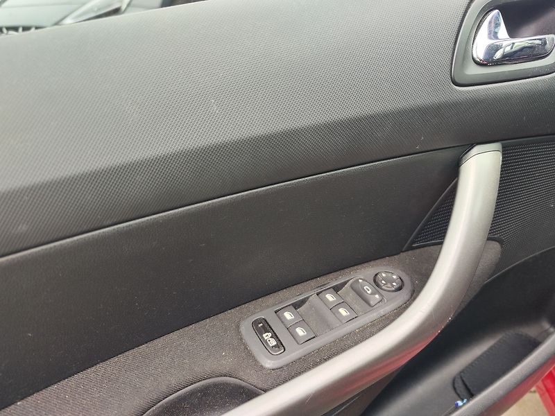 Peugeot 308 1.6VTi/88kW Premium - fotka 19 z 21