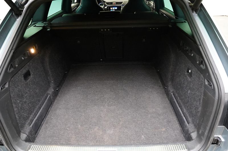 Škoda Superb - fotka 27 z 27