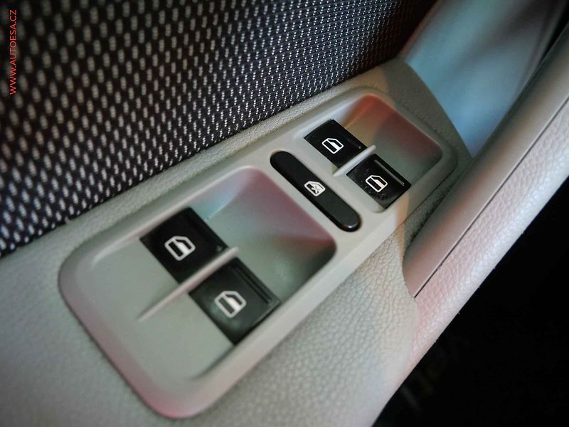 Škoda Yeti (2012) 1.4TSI, Ambiente - fotka 14 z 21