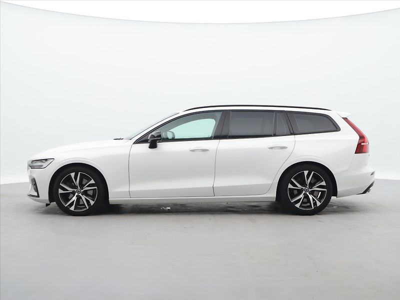 Volvo V60 2,0 T5 184kW Drive-E R-Design - fotka 5 z 34