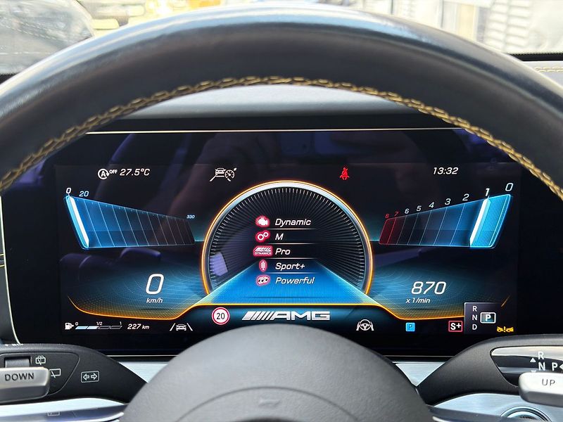 Mercedes-Benz Třídy E 63 S AMG - fotka 47 z 47