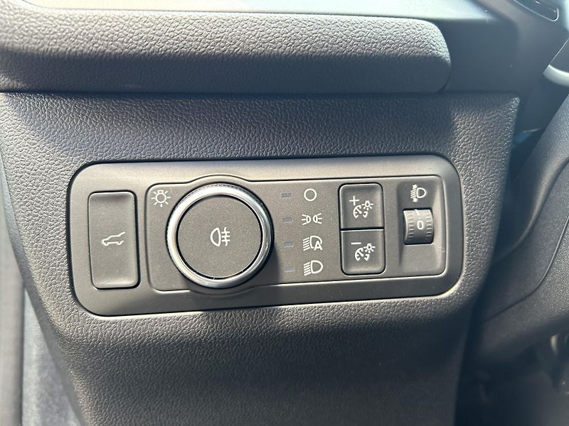Ford Kuga 1,5 EcoBoost 110kW ST-LINE X - fotka 17 z 36