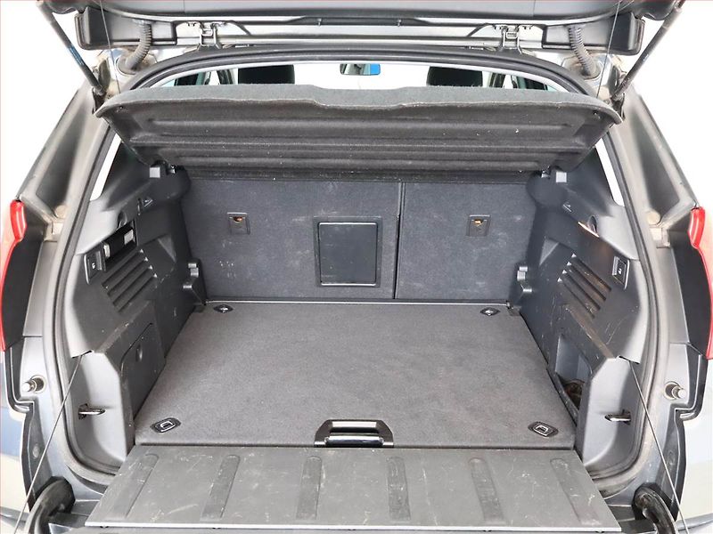 Peugeot 3008 (2012) 1.6 HDi, Serv.kniha, Navi - fotka 12 z 17