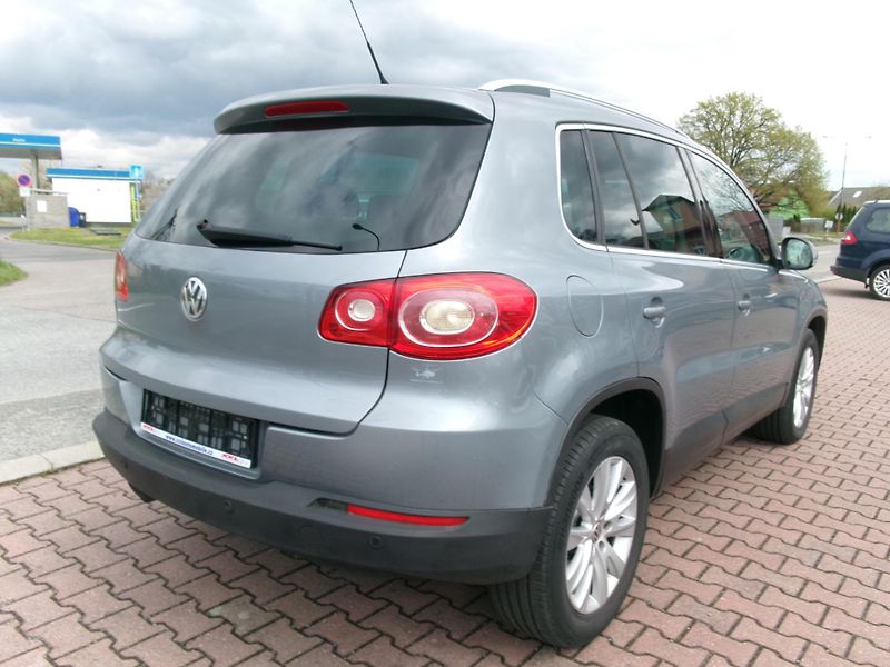 Volkswagen Tiguan (2010) 2,0TDI DSG AC 4x4 TEMP TAŽNÉ - fotka 8 z 31