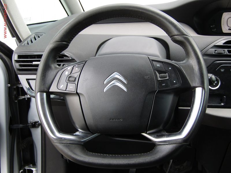 Citroën C4 Picasso (2013) 1.6 HDi, AC, navi, park.asist - fotka 13 z 20