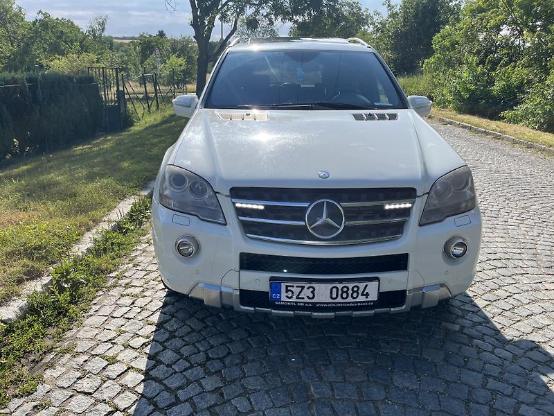 Mercedes-Benz Třídy M (2009) originál AMG facelift exteriér - fotka 5 z 23