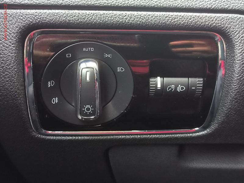 Škoda Superb (2010) 1.6 TDi, Comfort, TZ - fotka 14 z 18