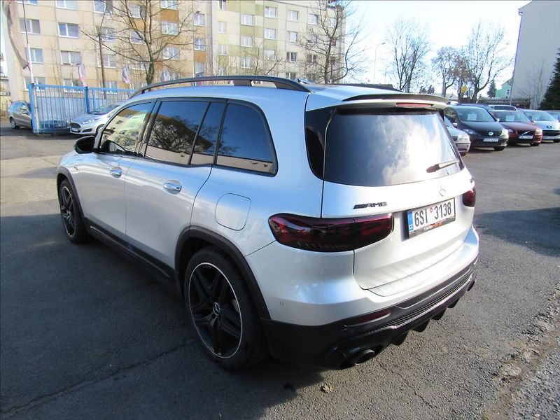 Mercedes-Benz GLB 2,0 AMG 35 225kW - fotka 4 z 35