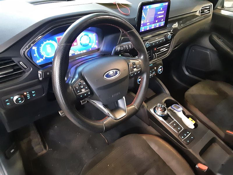 Ford Kuga (2021) 2.5i PHEV 165 kW ST-line AT - fotka 3 z 5