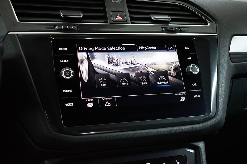 Volkswagen Tiguan Allspace 2.0 TDI 4x4*DSG*TAŽNÉ*DPH*ČR 1 - fotka 28 z 49
