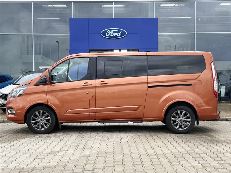 Ford Tourneo Custom 2,0 EcoBlue 136 kW Titanium X - fotka 2 z 25