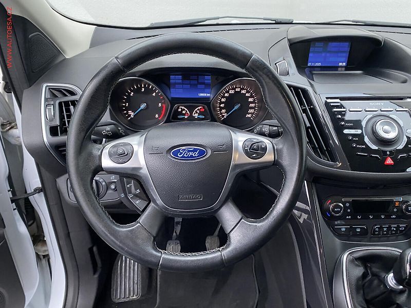 Ford Kuga (2015) 2.0 TDCi 4X4, Individual - fotka 11 z 17